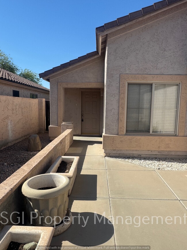 Building Photo - 1731 W Hiddenview Dr
