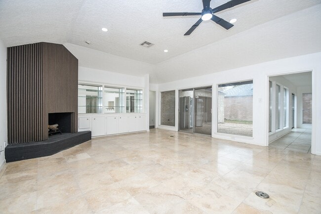 Building Photo - 7822 Albin Ln