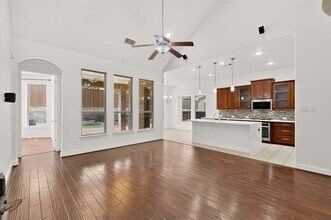 Building Photo - 6819 St Francis Ct