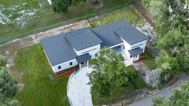 Foto del edificio - 2902 Robinson Rd