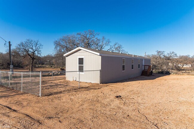 Building Photo - 3 br, 2 bath Mobile Home - 112 East Castle...