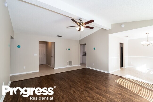 Foto del edificio - 8083 Mactavish Way W