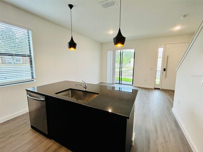 Building Photo - 8751 Zen Dr