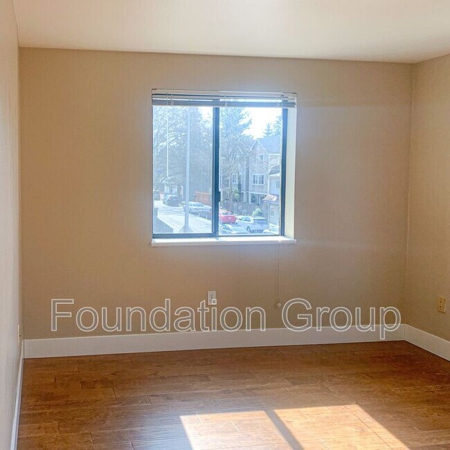 Foto del edificio - 9400 Roosevelt Way NE