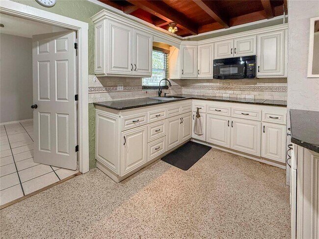 Foto del edificio - 2907 Lynnhurst St