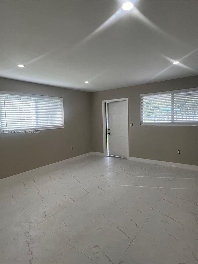 Photo - 1212 NE 121st St House