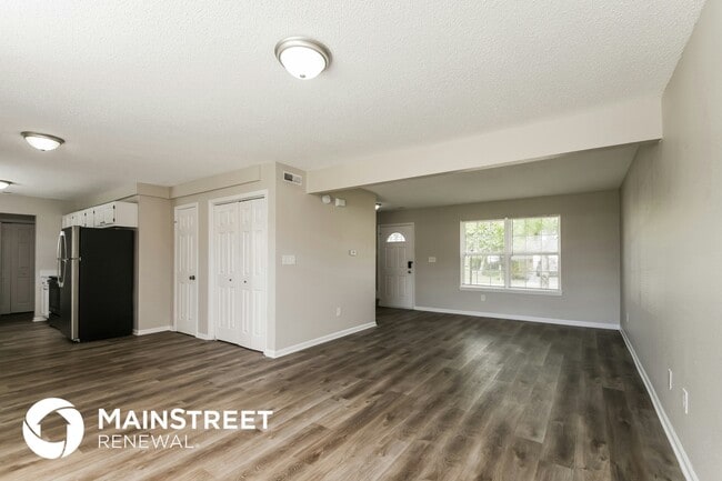 Building Photo - 265 E Pine Ridge Dr