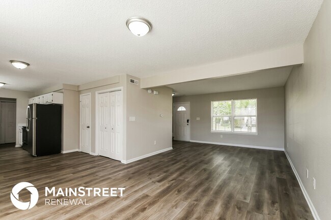 Foto del edificio - 265 E Pine Ridge Dr