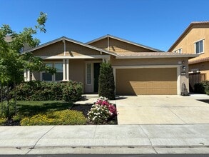 Building Photo - 402 Crimson Cir