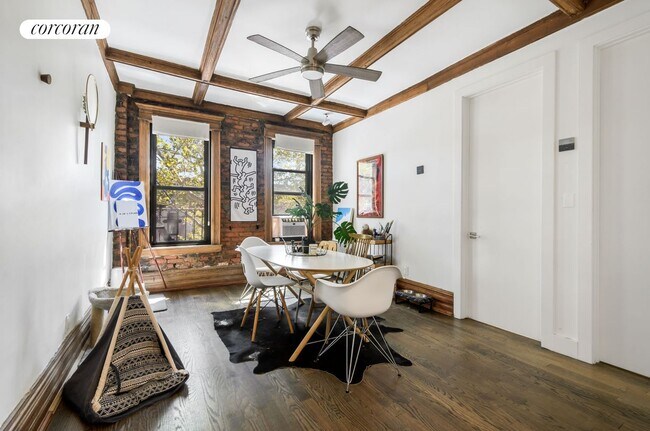 Foto del edificio - 385 Monroe St