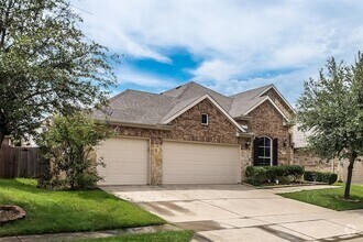 Building Photo - 14625 Riverside Dr