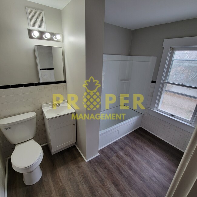 Foto del edificio - Everything is new! 3 bed/ 1 Bath BIG house...