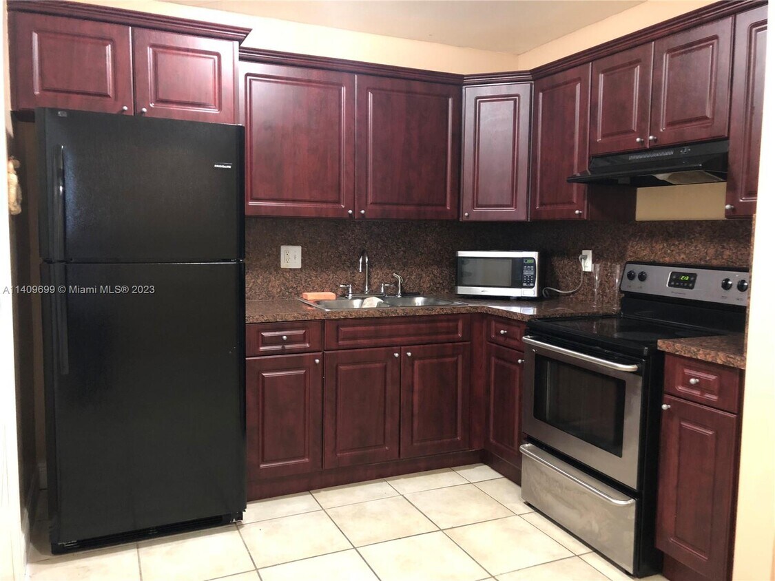 Foto principal - 849 NW 46th Ave