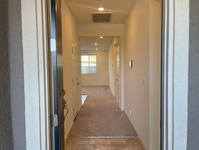 Foto del edificio - Wonderful Brand New 3 bedroom Home