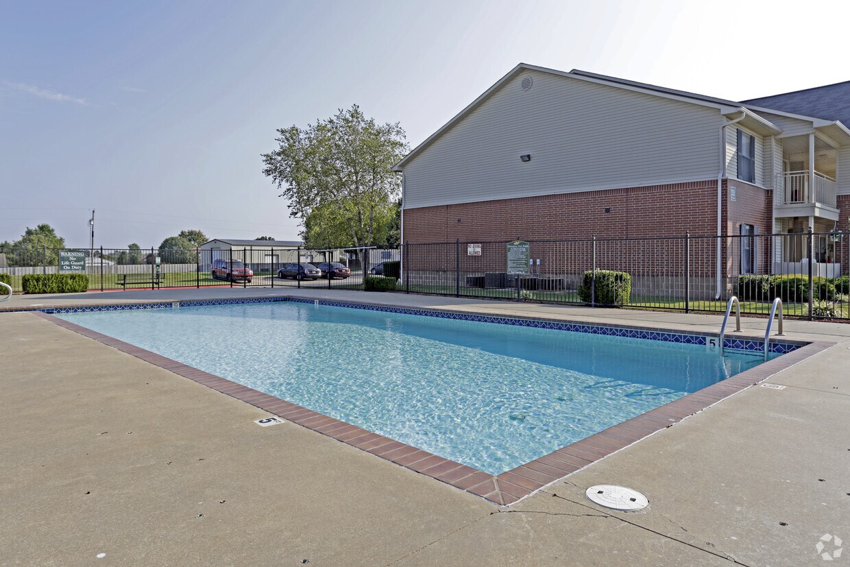 The Heights on Oak Apartments at 5325 N Oak St Springdale, AR