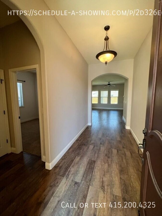 Building Photo - 5967 E Via Peccio Dr