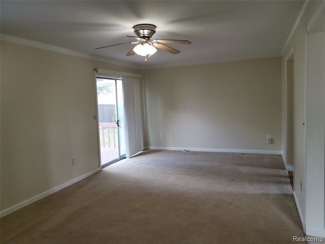 Building Photo - 2907 Roundtree Dr