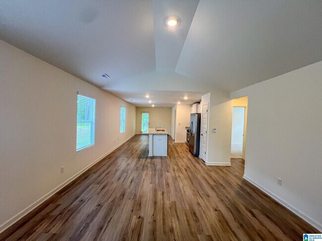 Building Photo - 301 Willoughby Rd