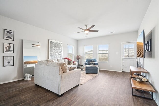 Building Photo - 5525 Sacra Cv