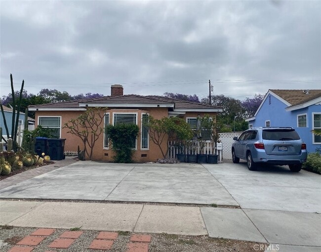 Photo - 1229 S Flower St House