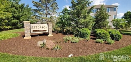 Building Photo - 725 Timberlake Dr