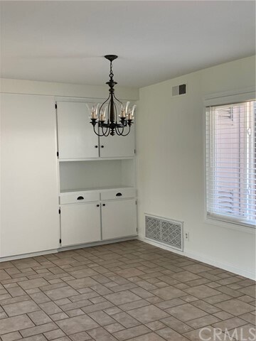 Building Photo - 2536 E Hilda Pl