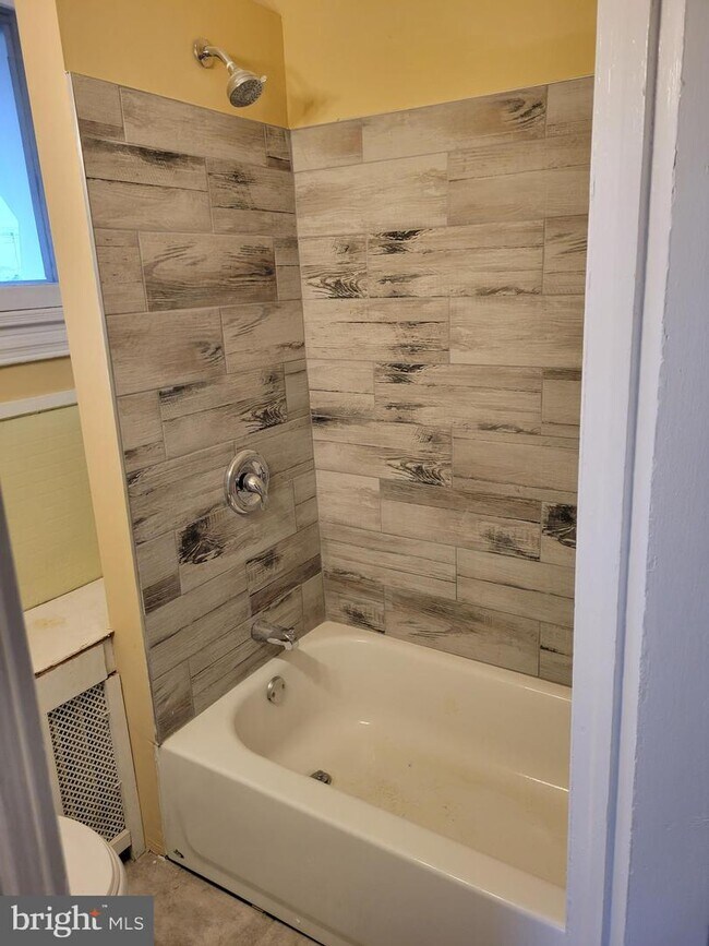Foto del edificio - 4708 Longshore Ave