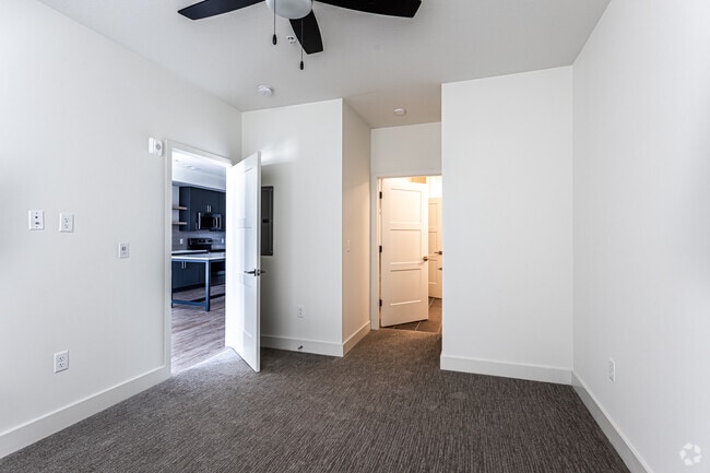 1BR, 1BA - 764SF - 225 Sycamore