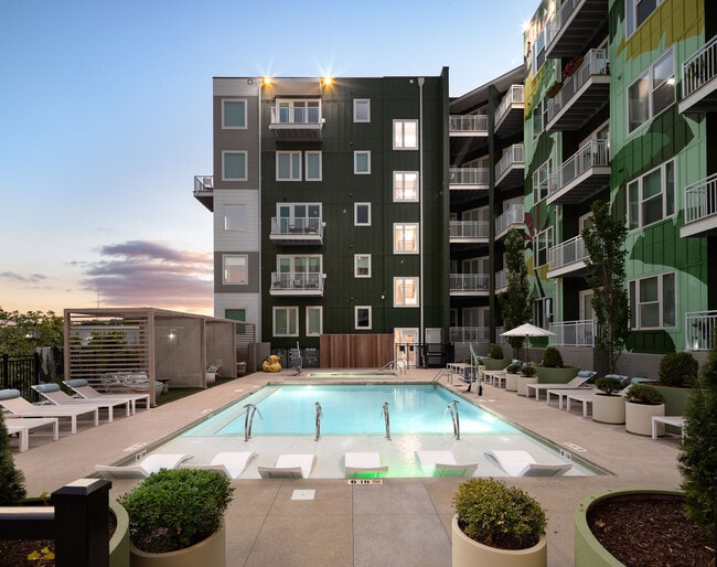Queens Wedgewood Houston Apartments in Nashville, TN