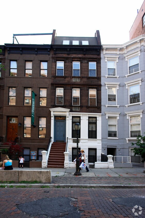 Building Photo - 125 W 94th St