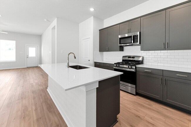 Building Photo - 16931 Tulip Row Ln