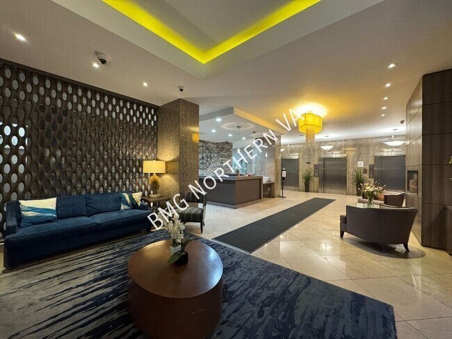 Foto del edificio - 1011 Arlington Blvd
