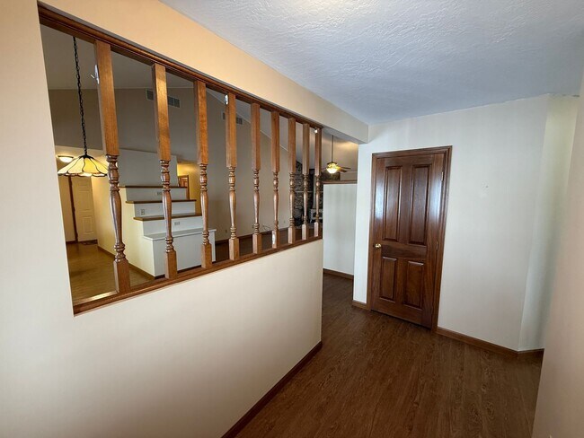 Foto del edificio - 5050 S 700 E-57