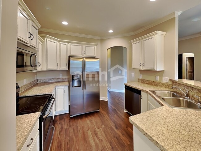 Building Photo - 7004 Nickalus Way