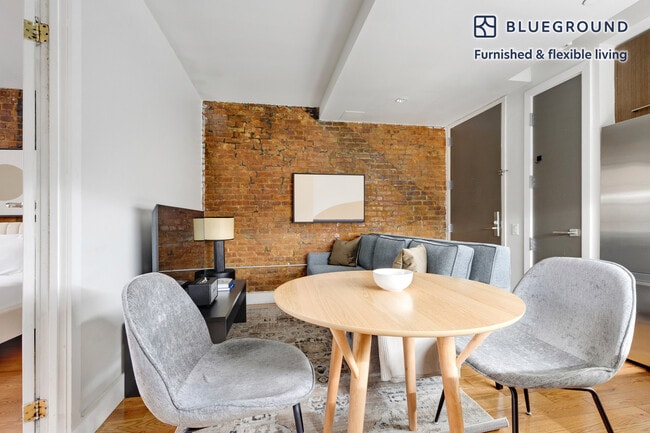 Building Photo - 72 Willoughby St