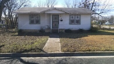 Building Photo - 514 McArthur Dr