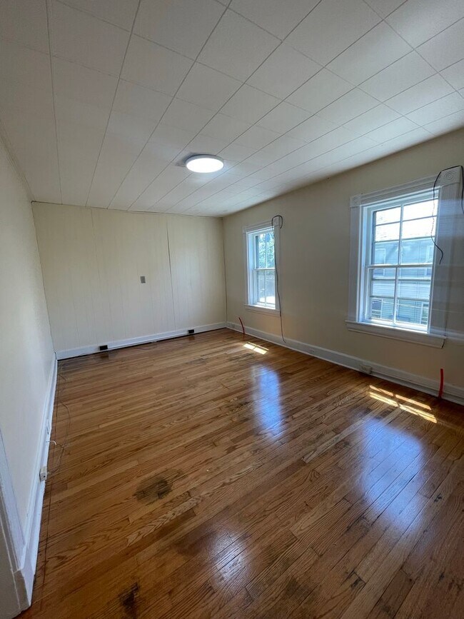 Building Photo - 57 N Willard St