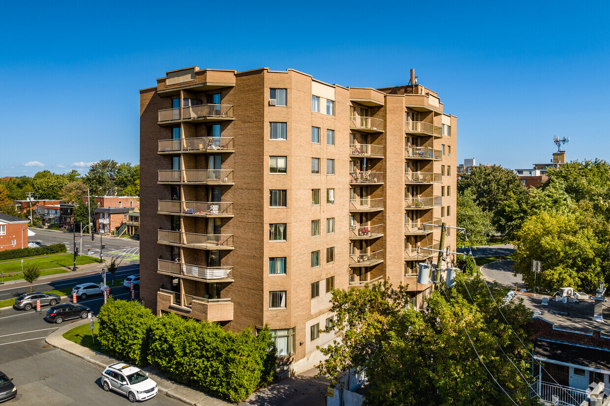 Photo du bâtiment - Navarin Apartments