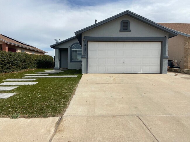 Building Photo - Eastside home for rent in The Tierras
