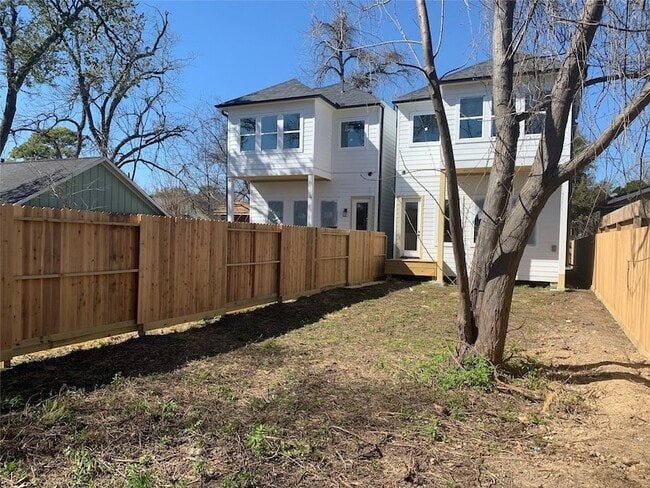 Building Photo - 1504 Evelyn St