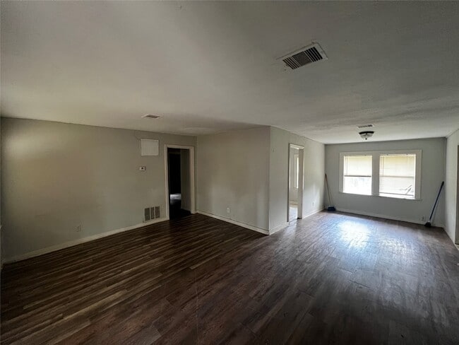 Building Photo - 5926 Southtown St