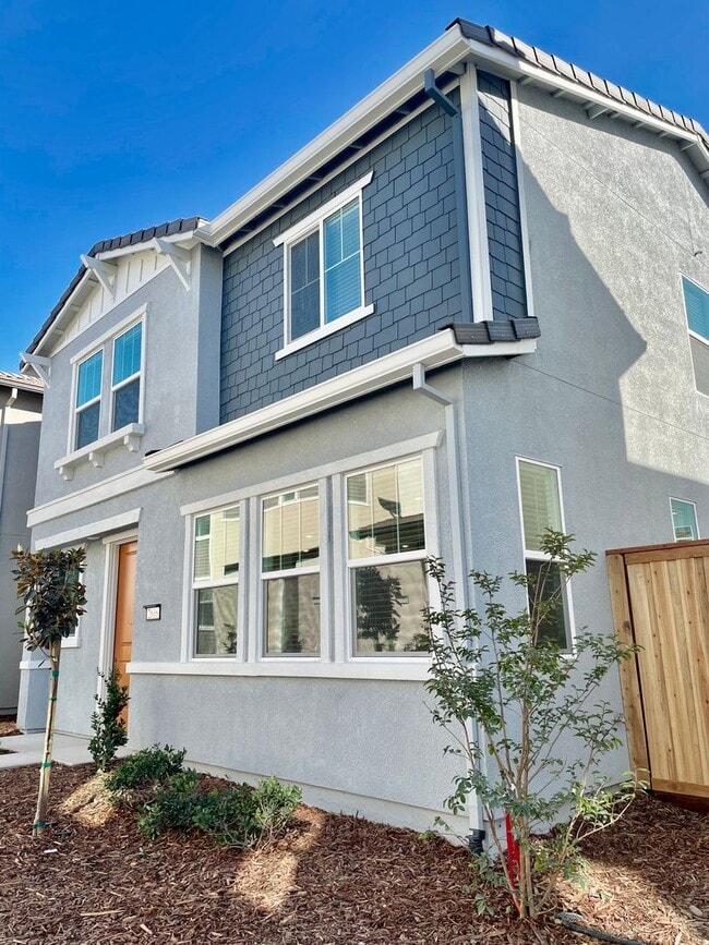 Building Photo - 2616 Celestial Ln