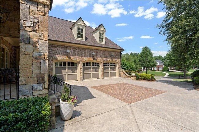 Building Photo - 6327 Howell Cobb Ct