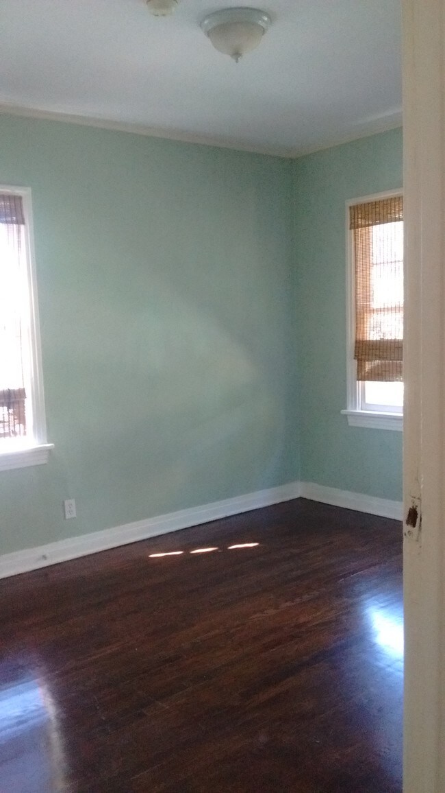 Bed rm - 1925 Scott Ave