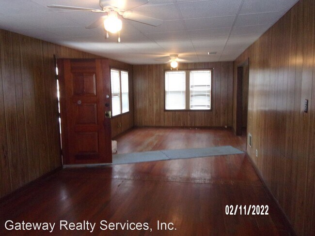 Building Photo - 3 br, 1.5 bath House - 622 St. Mary's Dr.