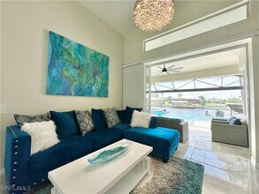 Building Photo - 2544 SW 28th Pl