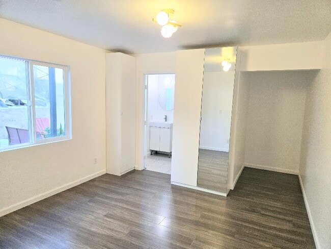 Building Photo - 3121 Larga Ave