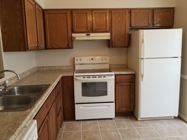 Building Photo - INDIAN LAKES - COLONY OAKS