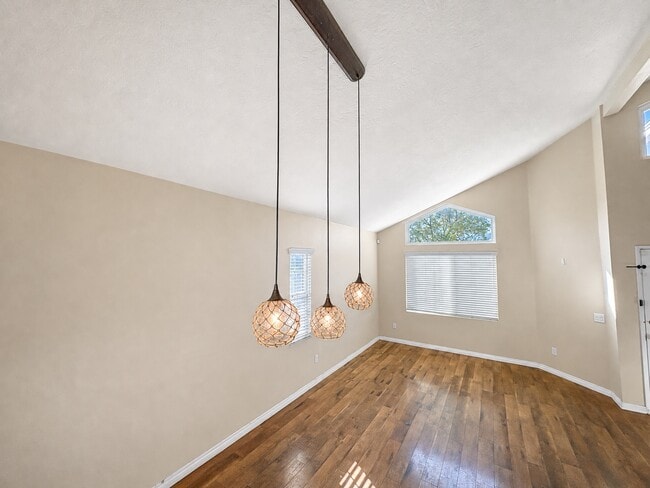 Building Photo - 28561 Foxboro Ln