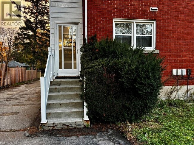 Building Photo - 155 Ann St